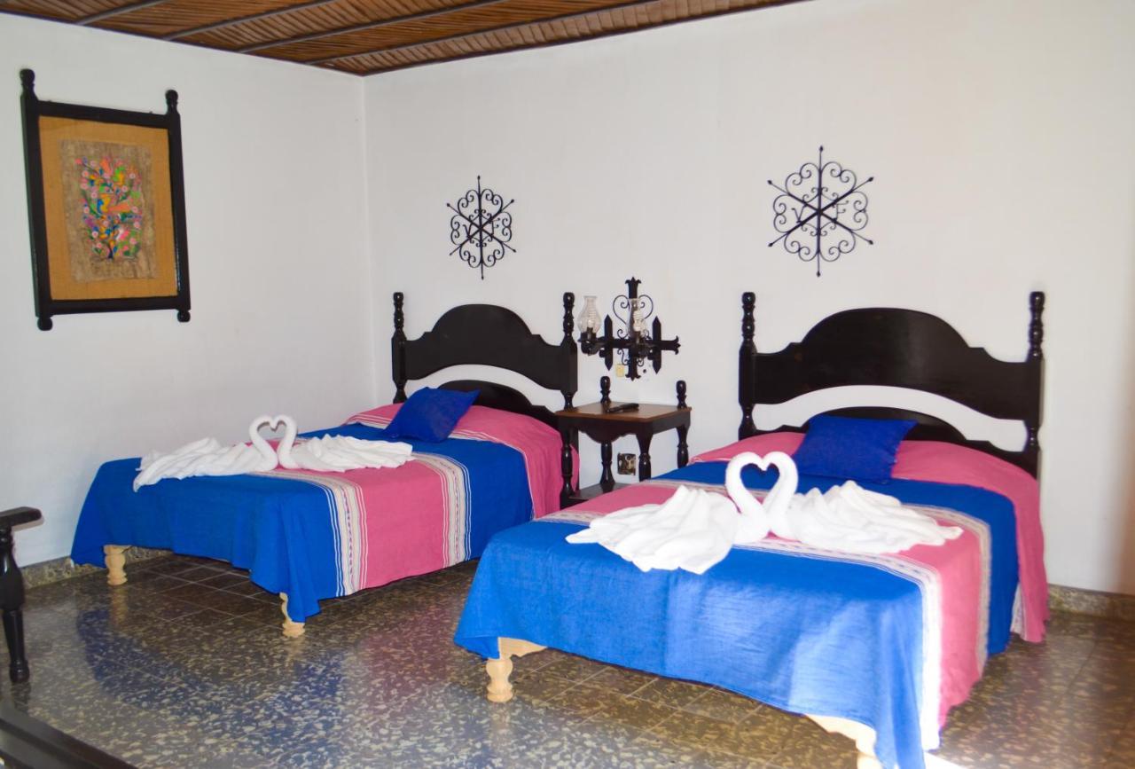 Hotel Villa De Flores Uruapan  Luaran gambar