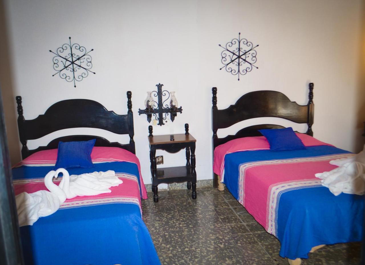 Hotel Villa De Flores Uruapan  Luaran gambar