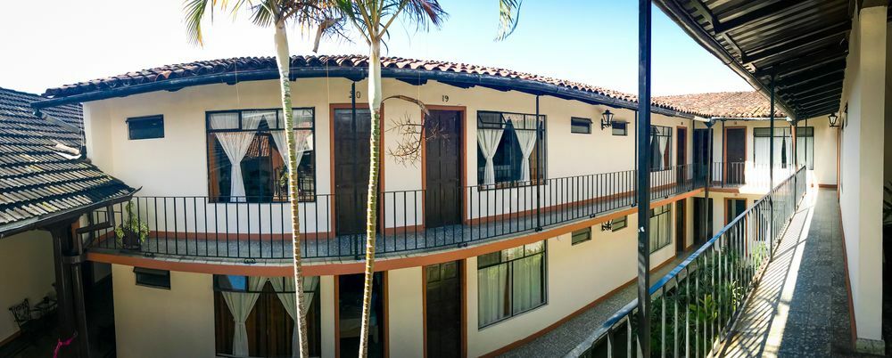 Hotel Villa De Flores Uruapan  Luaran gambar