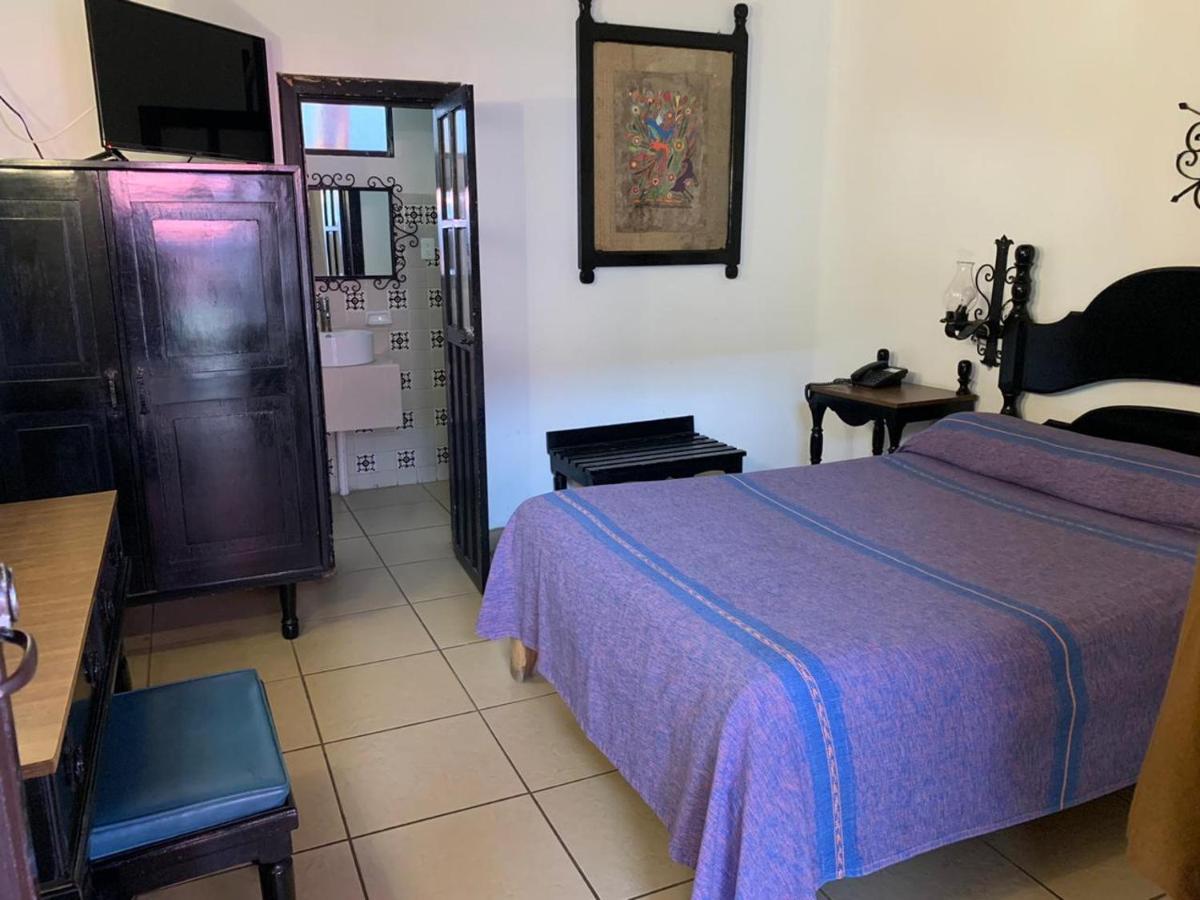 Hotel Villa De Flores Uruapan  Luaran gambar