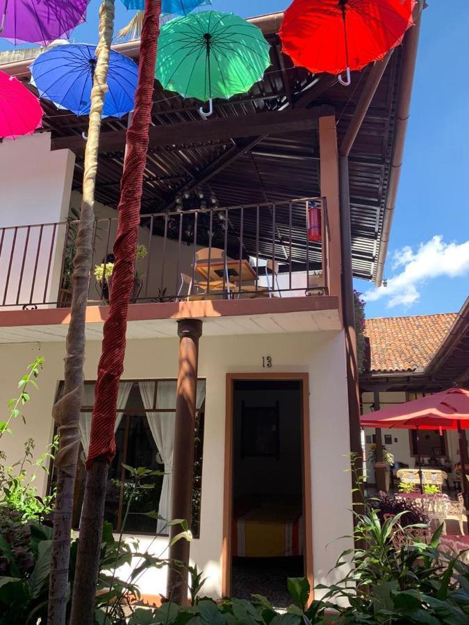 Hotel Villa De Flores Uruapan  Luaran gambar